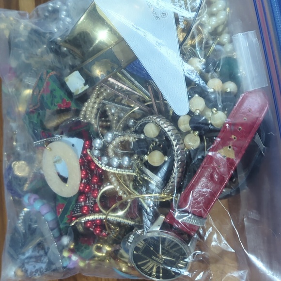 Assorted Bulk Jewelry Collection with Watches crafting imperfect 3.8lbs - Picture 8 of 12